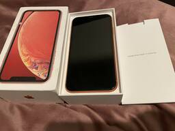 Apple iPhone XR - 256GB - Coral