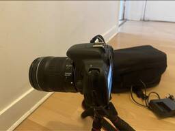 Canon 800D