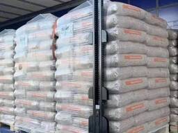 Wood pellet for heating and wood pellet for animal horse bedding